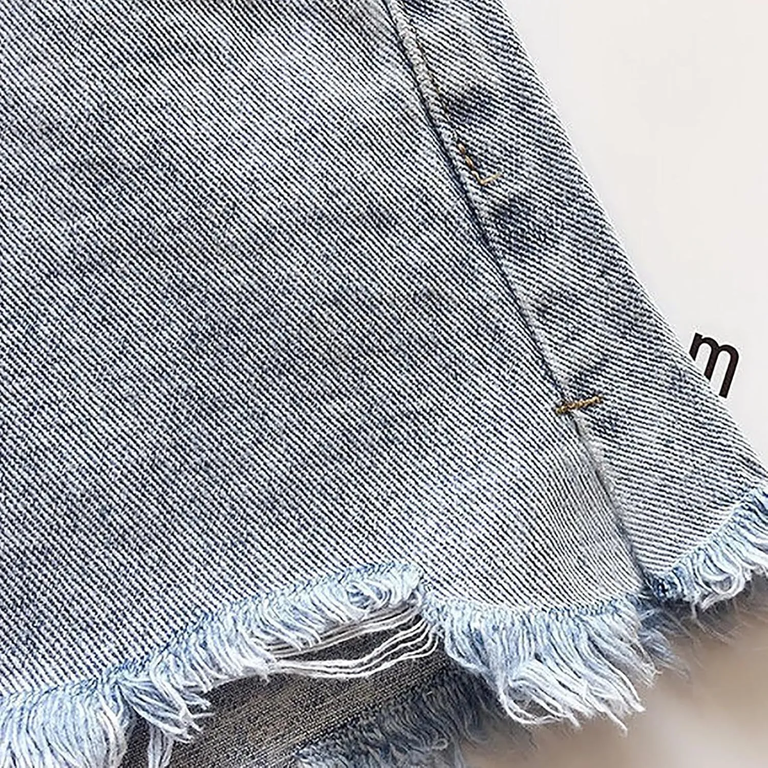 Refined Raw Edge Pure Color Denim for Women Chic Big Hem High Waisted Loose Fit Shorts with Pockets Outside Walking